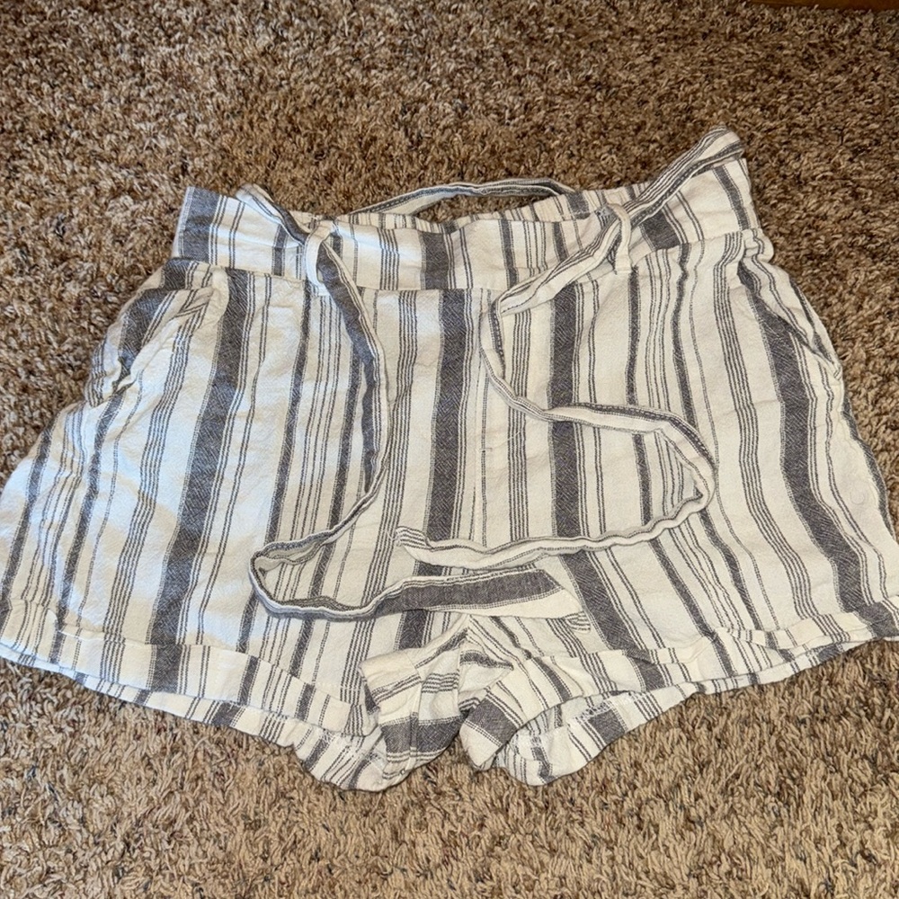 Striped linen shorts